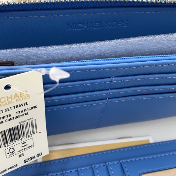 Michael Kors Large Travel CONTINENTAL Wallet-wristlet-phoneholder South Pacific - Picture 10 of 14